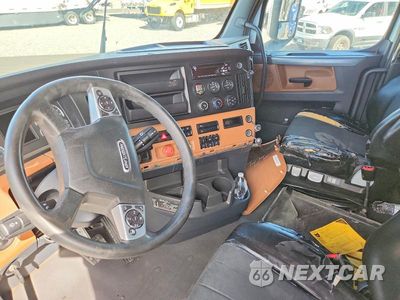 Zdjęcie 8 z 14 samochodu: 2020 FREIGHTLINER CASCADIA 1 - SEMI TRUCK VIN:3AKJHHDR7LSLS7810 - miniatura