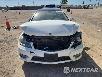 Piąte zdjęcie samochodu w środku: 2013 MERCEDES-BENZ C 250 VIN:WDDGJ4HB1DG027896 - miniatura