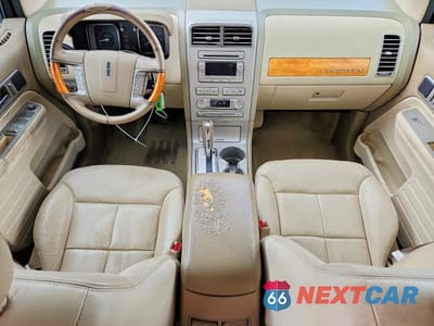 Zdjęcie 8 z 13 samochodu: 2007 LINCOLN MKX VIN:2LMDU68C57BJ05293 - miniatura