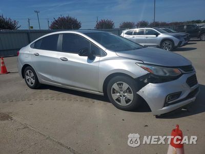 Czwarte zdjęcie samochodu z boku: 2017 CHEVROLET CRUZE LS VIN:1G1PA5SH0E7488093 - miniatura