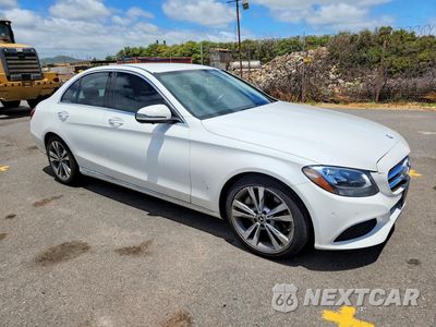 Czwarte zdjęcie samochodu z boku: 2017 MERCEDES-BENZ C 300 VIN:55SWF4JB6HU219637 - miniatura