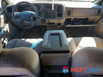 Zdjęcie 8 z 13 samochodu: 2005 CHEVROLET SUBURBAN K1500 VIN:3GNFK16Z85G150352 - miniatura