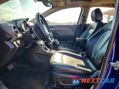 Zdjęcie 7 z 12 samochodu: 2013 CHEVROLET SONIC LTZ VIN:1G1JE6SB1D4194603 - miniatura
