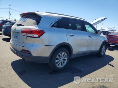 Trzecie zdjęcie samochodu z tyłu: 2016 KIA SORENTO LX VIN:5XYPG4A34GG122083 - miniatura