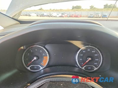 Zdjęcie 9 z 12 samochodu: 2022 JEEP RENEGADE LIMITED VIN:ZACNJDD13NPN51910 - miniatura