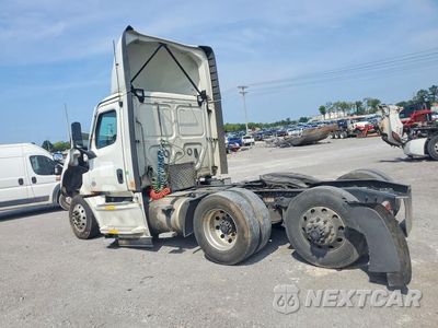 Drugie zdjęcie samochodu z przodu: 2023 FREIGHTLINER CASCADIA 126 SEMI TRUCK VIN:3AKJHLDR8PDUG2030 - miniatura