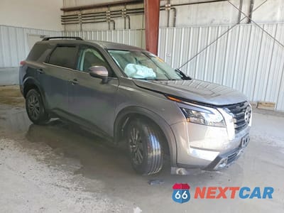 Czwarte zdjęcie samochodu z boku: 2025 NISSAN PATHFINDER SV VIN:5N1DR3BC9SC273662 - miniatura