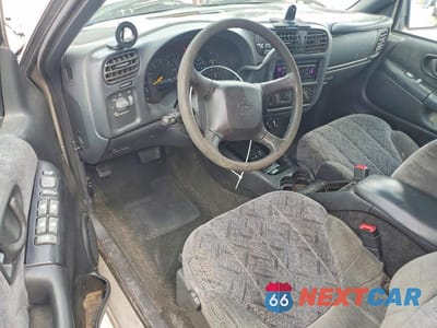 Zdjęcie 8 z 12 samochodu: 2001 CHEVROLET S TRUCK S10 VIN:1GCDT13WX1K214756 - miniatura