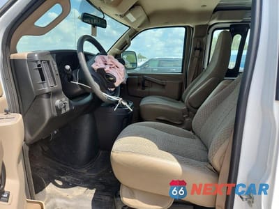 Zdjęcie 7 z 14 samochodu: 2024 CHEVROLET EXPRESS G2500 VIN:1GCWGAFP6R1256313 - miniatura