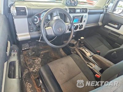 Zdjęcie 8 z 12 samochodu: 2010 TOYOTA FJ CRUISER BASE VIN:JTEBU4BF6AK086549 - miniatura
