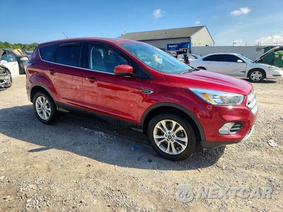 Czwarte zdjęcie samochodu z boku: 2017 FORD ESCAPE SE VIN:1FMCU9GD9HUC21885 - miniatura