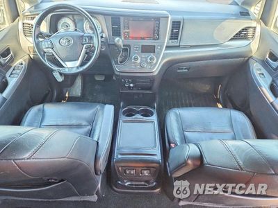 Zdjęcie 8 z 13 samochodu: 2018 TOYOTA SIENNA SE PREMIUM 8-PASSENGER VIN:5TDXZ3DC7JS960988 - miniatura