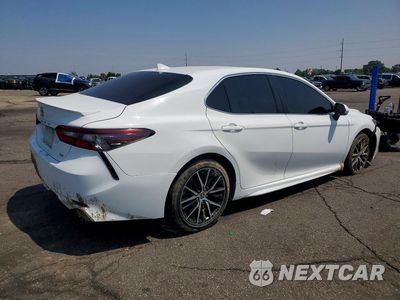 Trzecie zdjęcie samochodu z tyłu: 2022 TOYOTA CAMRY SE VIN:4T1G11AK7NU701812 - miniatura