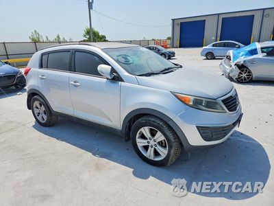 Czwarte zdjęcie samochodu z boku: 2013 KIA SPORTAGE LX VIN:KNDPB3A27D7376766 - miniatura