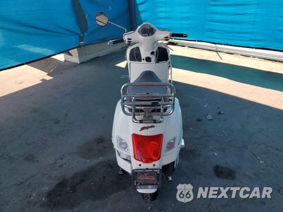 Czwarte zdjęcie samochodu z boku: 2013 VESPA GTS 300 SUPER VIN:ZAPM459L3D5703972 - miniatura