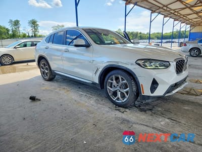 Czwarte zdjęcie samochodu z boku: 2022 BMW X4 XDRIVE30I VIN:5UX33DT08N9M20131 - miniatura