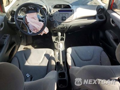 Zdjęcie 8 z 13 samochodu: 2013 HONDA FIT VIN:JHMGE8H32DC065741 - miniatura