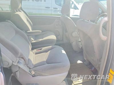 Zdjęcie 11 z 13 samochodu: 2004 TOYOTA SIENNA LE 7 PASSENGER VIN:5TDZA23C84S096792 - miniatura