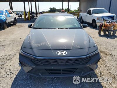 Piąte zdjęcie samochodu w środku: 2025 HYUNDAI ELANTRA SEL SPORT VIN:KMHLM4DG4SU916476 - miniatura