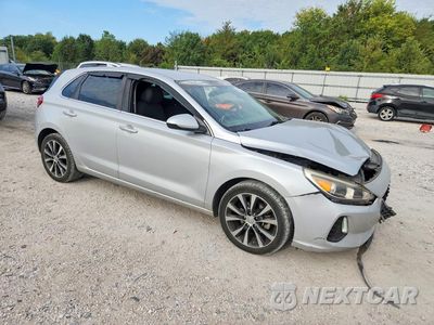 Czwarte zdjęcie samochodu z boku: 2019 HYUNDAI ELANTRA GT BASE VIN:KMHH35LE7KU088132 - miniatura