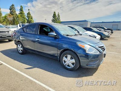 Czwarte zdjęcie samochodu z boku: 2016 NISSAN VERSA 1.6 SV VIN:3N1CN7AP8GL899323 - miniatura