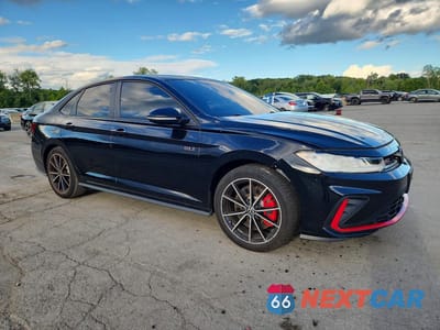 Czwarte zdjęcie samochodu z boku: 2025 VOLKSWAGEN JETTA GLI AUTOBAHN VIN:3VW2T7BU5SM031072 - miniatura
