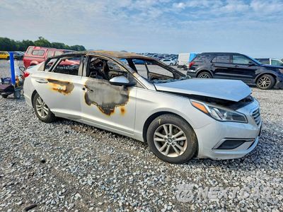 Czwarte zdjęcie samochodu z boku: 2017 HYUNDAI SONATA SE VIN:5NPE24AF7HH564608 - miniatura