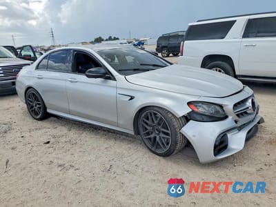 Czwarte zdjęcie samochodu z boku: 2019 MERCEDES-BENZ E 63 AMG-S 4MATIC VIN:WDDZF8KB0KA664112 - miniatura