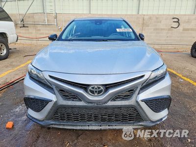 Piąte zdjęcie samochodu w środku: 2022 TOYOTA CAMRY SE NIGHTSHADE VIN:4T1G11AK2NU031425 - miniatura