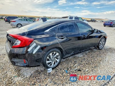Trzecie zdjęcie samochodu z tyłu: 2018 HONDA CIVIC EX VIN:2HGFC2F77JH605908 - miniatura