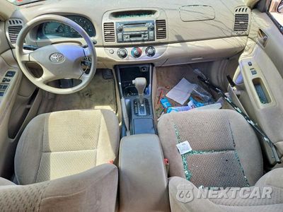 Zdjęcie 8 z 12 samochodu: 2003 TOYOTA CAMRY LE VIN:4T1BE32K93U205125 - miniatura