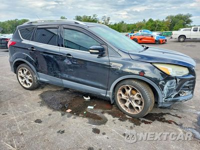 Czwarte zdjęcie samochodu z boku: 2015 FORD ESCAPE TITANIUM VIN:1FMCU0JX4FUA99884 - miniatura