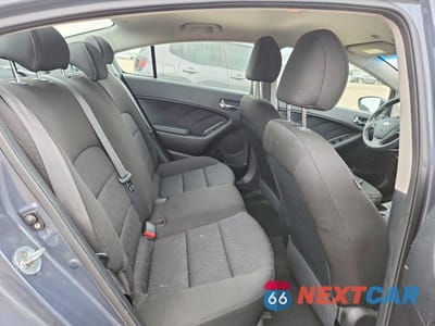Zdjęcie 10 z 12 samochodu: 2016 KIA FORTE LX VIN:KNAFK4A69G5569597 - miniatura