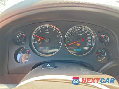 Zdjęcie 11 z 15 samochodu: 2011 GMC YUKON DENALI VIN:1GKS2EEF6BR202874 - miniatura