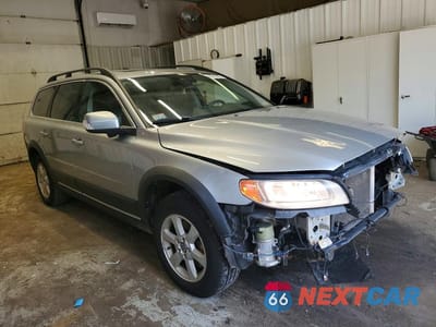 Czwarte zdjęcie samochodu z boku: 2012 VOLVO XC70 3.2 VIN:YV4940BZ0C1136101 - miniatura