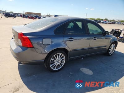 Trzecie zdjęcie samochodu z tyłu: 2011 VOLVO S40 T5 VIN:YV1672MS1B2549916 - miniatura