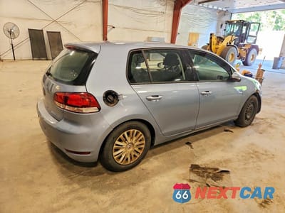 Trzecie zdjęcie samochodu z tyłu: 2011 VOLKSWAGEN GOLF VIN:WVWDA7AJ4BW029127 - miniatura