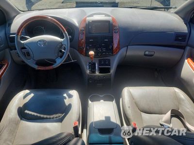 Zdjęcie 8 z 12 samochodu: 2006 TOYOTA SIENNA XLE LIMITED 7 PASSENGER VIN:5TDBA22CX6S072418 - miniatura