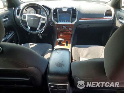 Zdjęcie 8 z 13 samochodu: 2012 CHRYSLER 300 VIN:2C3CCAAG3CH263657 - miniatura