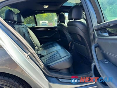Zdjęcie 10 z 13 samochodu: 2018 BMW 530 XI VIN:WBAJA7C59JWA74016 - miniatura