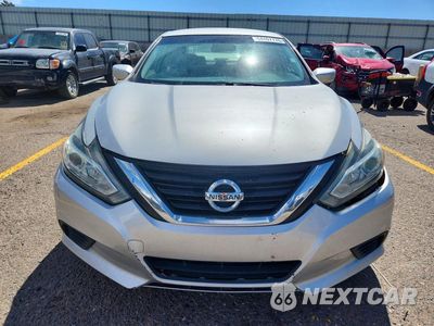 Piąte zdjęcie samochodu w środku: 2017 NISSAN ALTIMA 2.5 S VIN:1N4AL3AP4HC156504 - miniatura