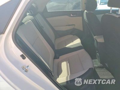 Zdjęcie 10 z 12 samochodu: 2018 HYUNDAI ACCENT SEL VIN:3KPC24A33JE011624 - miniatura