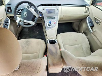 Zdjęcie 8 z 12 samochodu: 2014 TOYOTA PRIUS TWO VIN:JTDKN3DU9E1773933 - miniatura