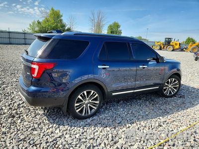 Trzecie zdjęcie samochodu z tyłu: 2016 FORD EXPLORER PLATINUM VIN:1FM5K8HT9GGB50652 - miniatura