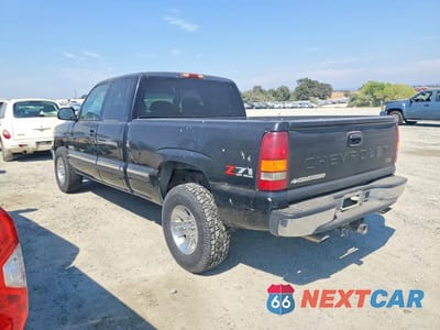 Drugie zdjęcie samochodu z przodu: 2002 CHEVROLET SILVERADO K1500 VIN:1GCEK19T52Z145083 - miniatura