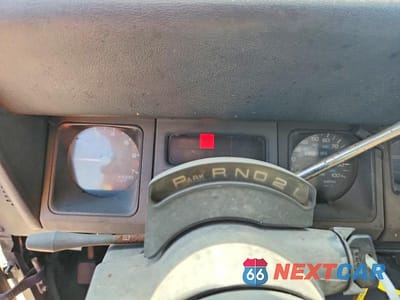 Zdjęcie 9 z 13 samochodu: 1995 JEEP WRANGLER / YJ S VIN:1J4FY19P9SP255016 - miniatura