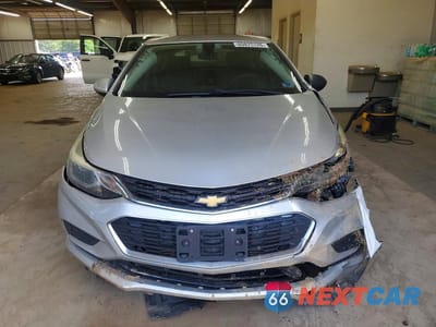 Piąte zdjęcie samochodu w środku: 2017 CHEVROLET CRUZE LT VIN:1G1BE5SM1H7208357 - miniatura