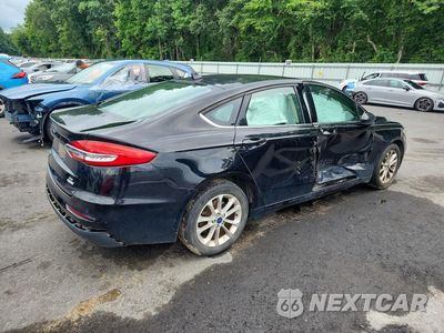 Trzecie zdjęcie samochodu z tyłu: 2020 FORD FUSION SE VIN:3FA6P0HD9LR142659 - miniatura