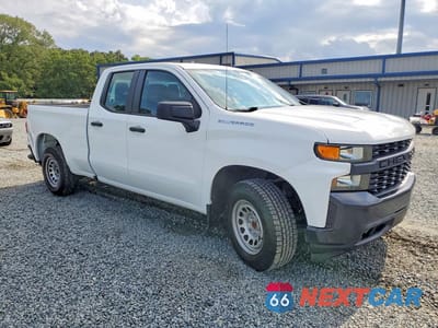Czwarte zdjęcie samochodu z boku: 2019 CHEVROLET SILVERADO C1500 VIN:1GCRWAEH0KZ371989 - miniatura