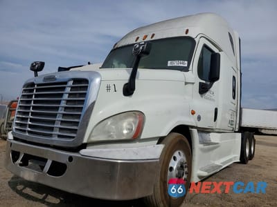 2017 FREIGHTLINER CASCADIA 125 3AKJGLDR9HSHY5381 - główne zdjęcie licytacji z USA - miniatura